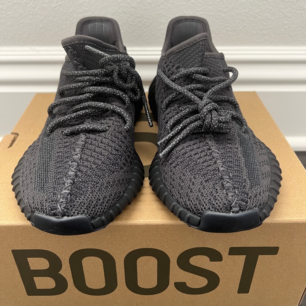 *AUTHENTIC* Yeezy Boost 350 V2